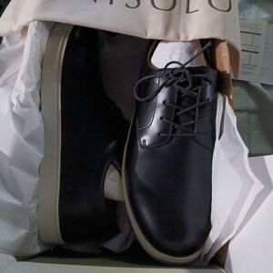 Nisolo Men's Black and Cream Oxfords